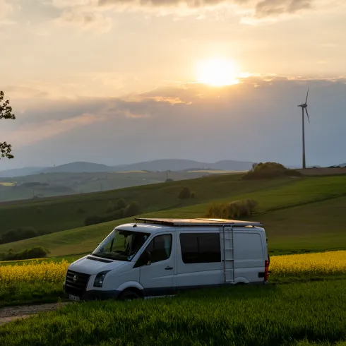 Mit dem Wohnmobil vorbei an den Rapsfeldern