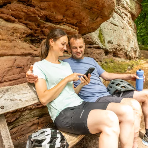 Radfahrer auf der Freundschaftstour am Klingelfelsen