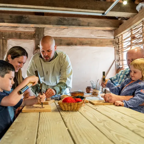 Kreativ-Programm im Keltendorf in Steinbach