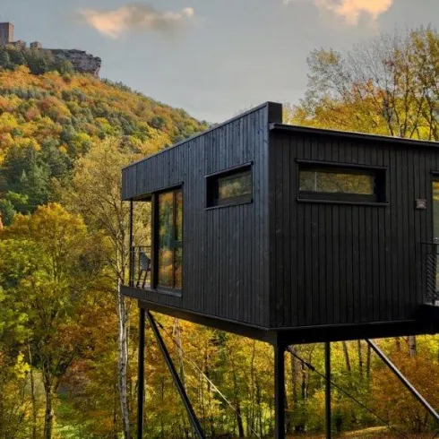 Bergchalets auf Stelzen in Annweiler am Trifels