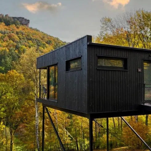 Bergchalets auf Stelzen in Annweiler am Trifels
