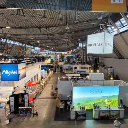 Halle 6 Pfalz Stand von oben bei der CMT Messe 2025