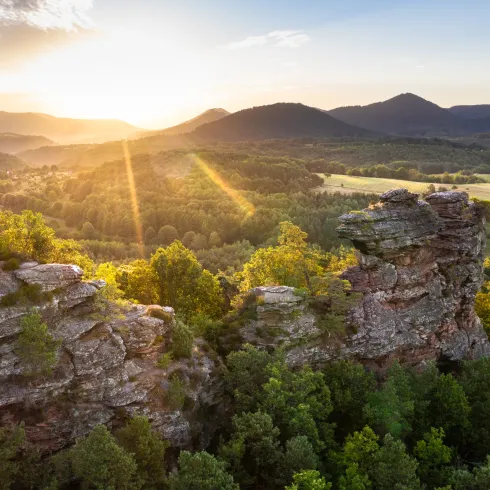Sonnenuntergang mit Felsformation 