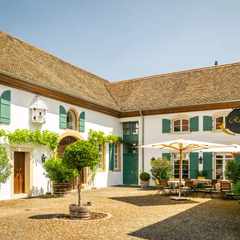 Der Innenhof einer Unterkunft in Forst.